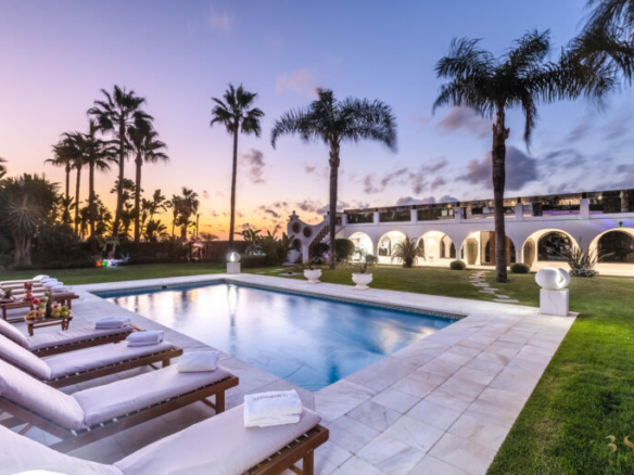 For Rent – Puerto Banus – Beach front Mansion