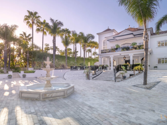 For Rent – Puerto Banus – Beach front Mansion