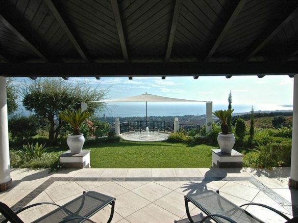 Marbella East – 13 bed Modern Sea view villa