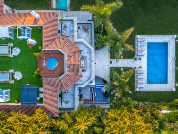For Rent – Puerto Banus – Beach front Mansion