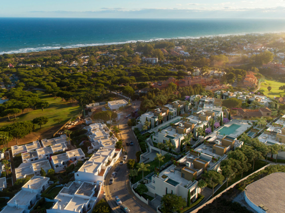 Marbella East – 2/3 Bed Apt & Penthouses -1st Line Golf