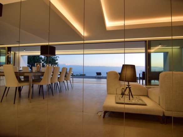Marbella East – Modern  villa – Sea View – 8 cars garage