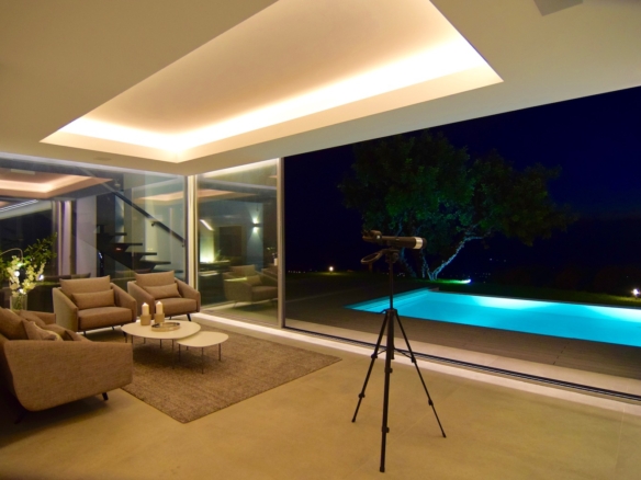 Marbella East – Modern  villa – Sea View – 8 cars garage