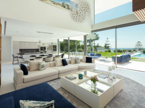 Nueva Andalucía – New Modern Villa – Great Views
