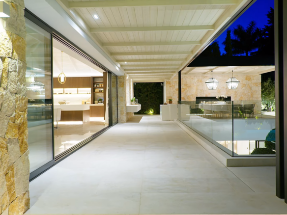 Nueva Andalucia- Impressive 1st Line Golf Villa