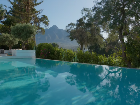 Nueva Andalucia- Impressive 1st Line Golf Villa