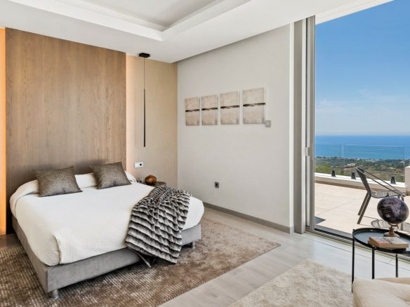 Marbella East – Modern  villa – Sea View – 8 cars garage
