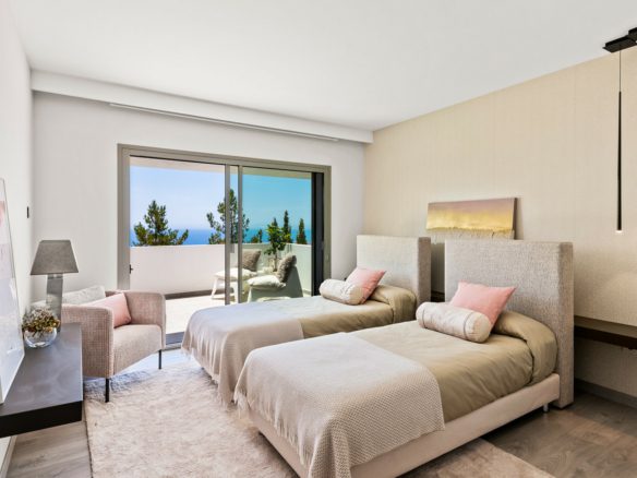 Marbella East – Modern  villa – Sea View – 8 cars garage