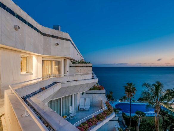 Marbella – MARE NOSTRUM best Beachfront Penthouse