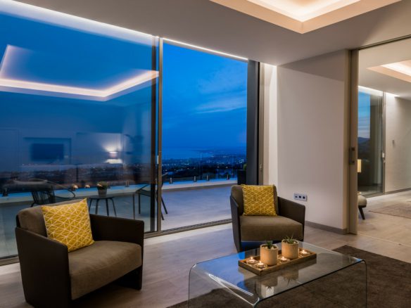 Marbella East – Modern  villa – Sea View – 8 cars garage