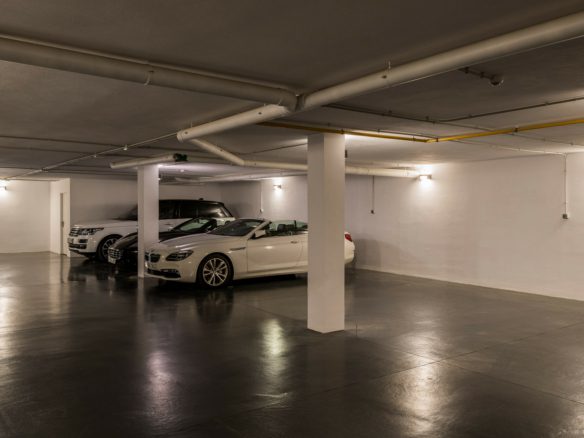 Marbella East – Modern  villa – Sea View – 8 cars garage