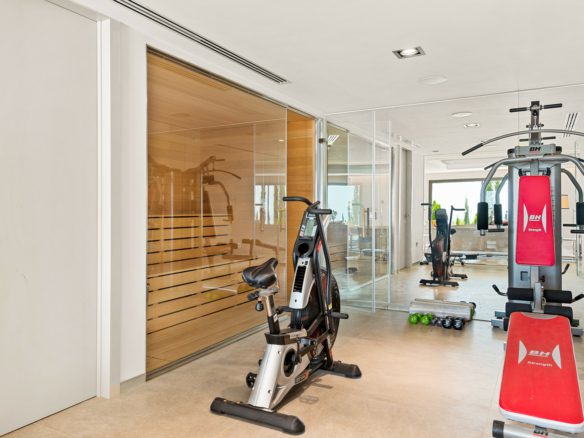 Marbella East – Modern  villa – Sea View – 8 cars garage
