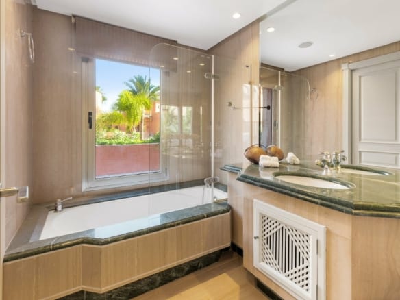 Marbella East – Beachfront Duplex Penthouse & Apts