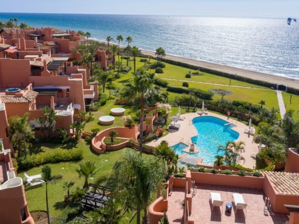Marbella East – Beachfront Duplex Penthouse & Apts