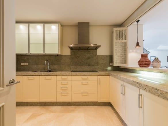 Marbella East – Beachfront Duplex Penthouse & Apts