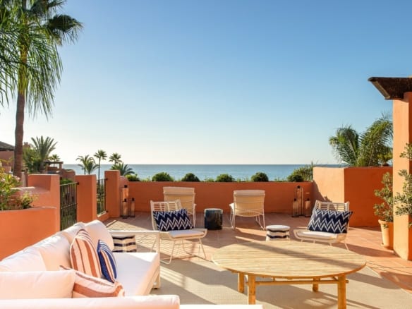 Marbella East – Beachfront Duplex Penthouse & Apts