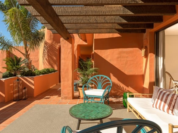 Marbella East – Beachfront Duplex Penthouse & Apts