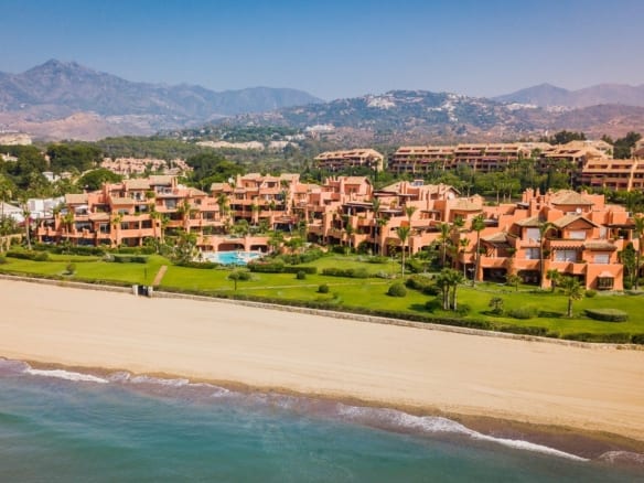Marbella East – Beachfront Duplex Penthouse & Apts
