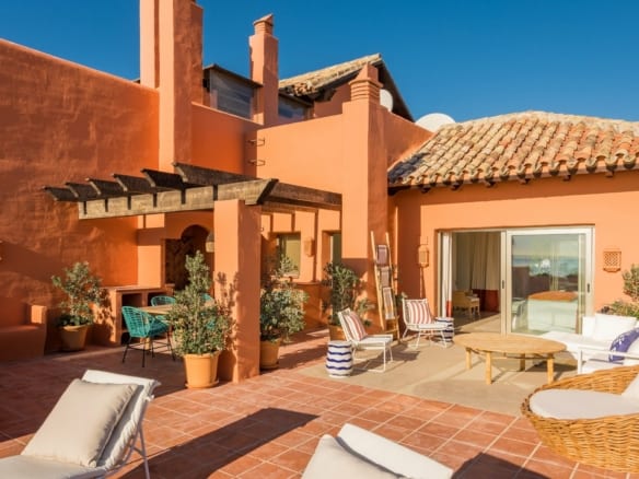 Marbella East – Beachfront Duplex Penthouse & Apts