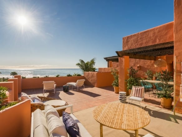 Marbella East – Beachfront Duplex Penthouse & Apts