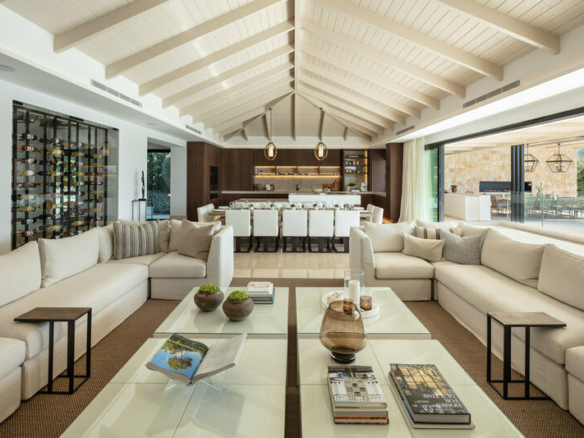 Nueva Andalucia- Impressive 1st Line Golf Villa