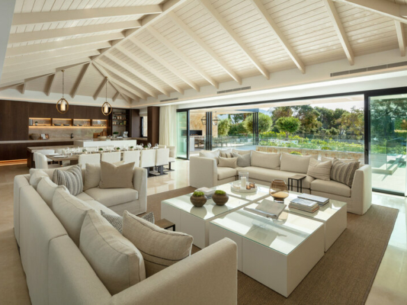 Nueva Andalucia- Impressive 1st Line Golf Villa