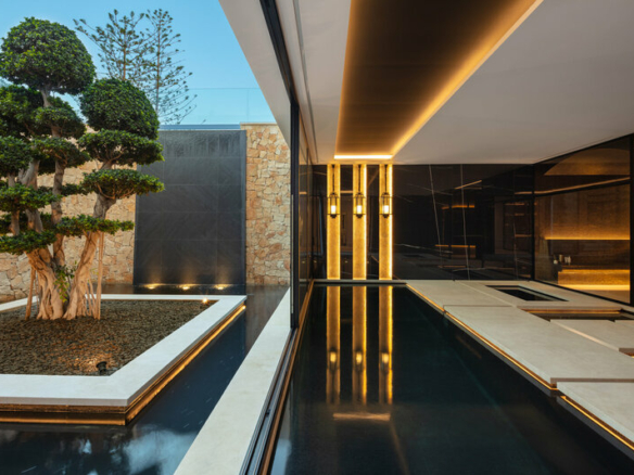 Nueva Andalucia- Impressive 1st Line Golf Villa