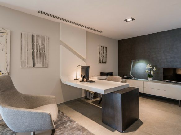 Marbella East – Modern  villa – Sea View – 8 cars garage