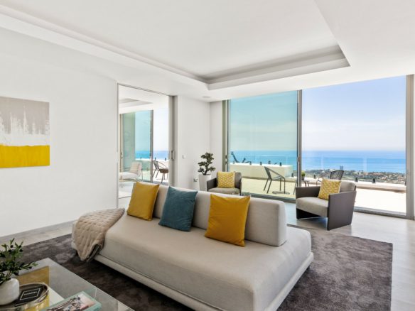 Marbella East – Modern  villa – Sea View – 8 cars garage