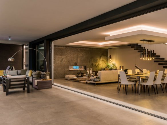 Marbella East – Modern  villa – Sea View – 8 cars garage