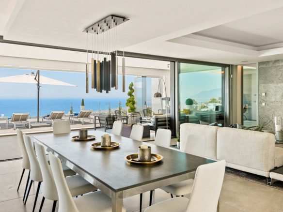 Marbella East – Modern  villa – Sea View – 8 cars garage