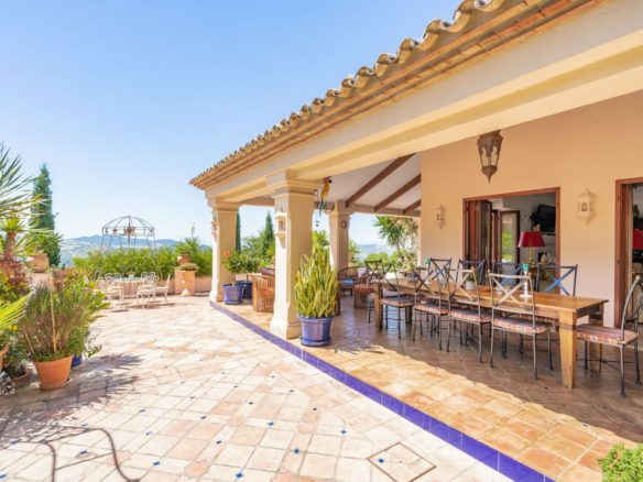 Gaucin  Hilltop villa – Panoramic Sea & Mountain Views