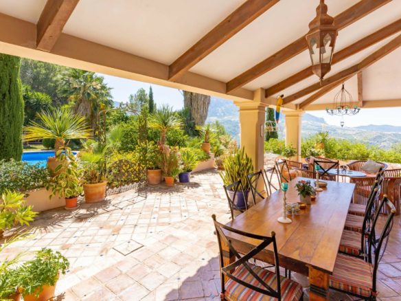 Gaucin  Hilltop villa – Panoramic Sea & Mountain Views