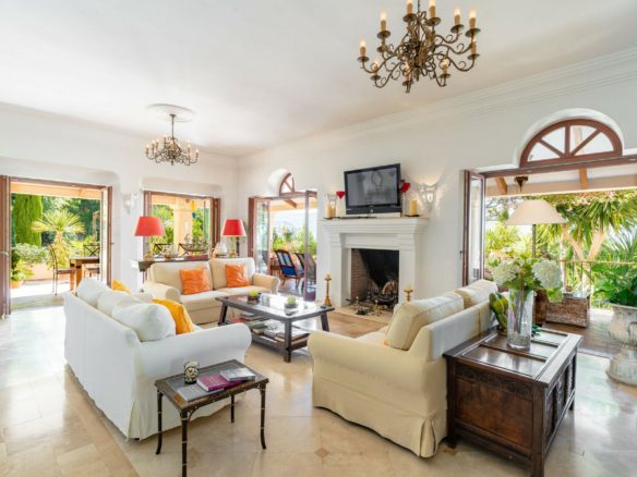 Gaucin  Hilltop villa – Panoramic Sea & Mountain Views