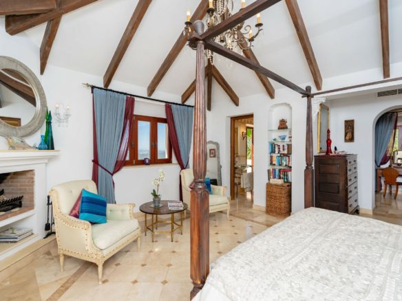 Gaucin  Hilltop villa – Panoramic Sea & Mountain Views