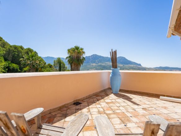 Gaucin  Hilltop villa – Panoramic Sea & Mountain Views
