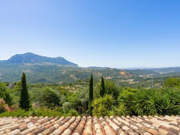 Gaucin  Hilltop villa – Panoramic Sea & Mountain Views