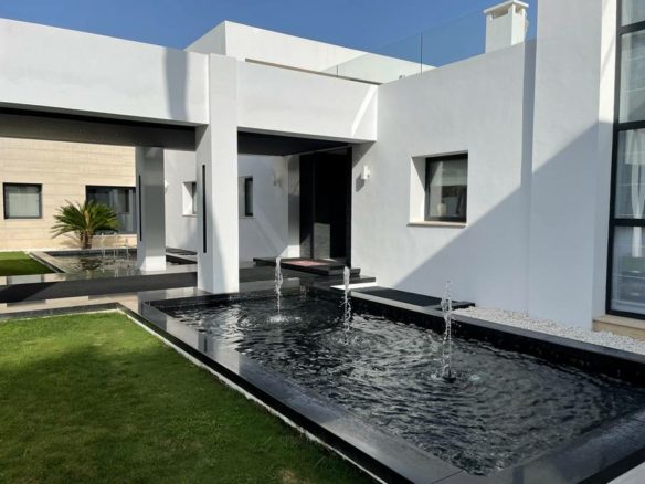Beachfront Mansion – 10 min  Puerto Banus – RENT