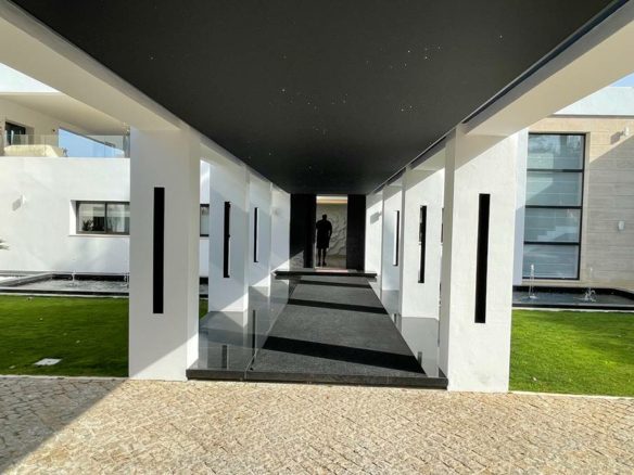 Beachfront Mansion – 10 min  Puerto Banus – RENT