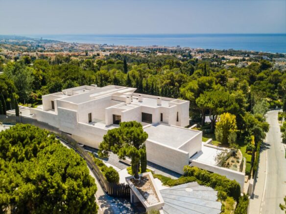 For Rent – Marbella – Modern villa – Tennis Court & Sea Views