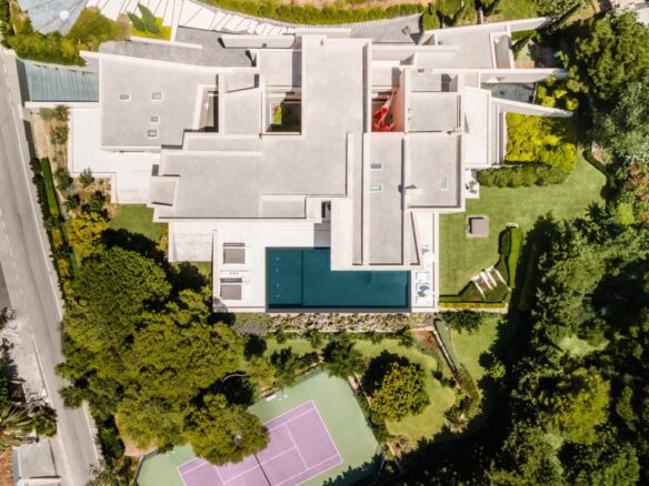For Rent – Marbella – Modern villa – Tennis Court & Sea Views