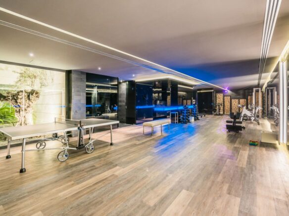 For Rent – Marbella – Modern villa – Tennis Court & Sea Views