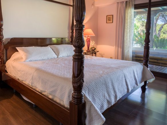 Marbella East- 5 bed Villa- Sale & Rent – Gated