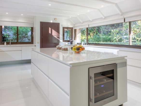 Marbella East- 5 bed Villa- Sale & Rent – Gated