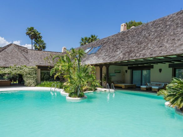 Marbella East- 5 bed Villa- Sale & Rent – Gated