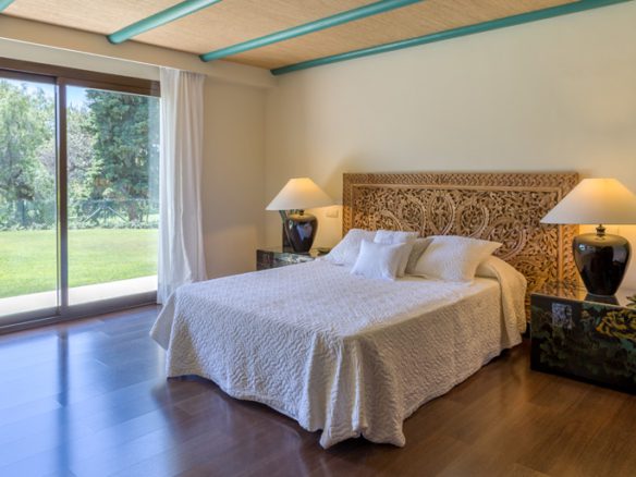 Marbella East- 5 bed Villa- Sale & Rent – Gated