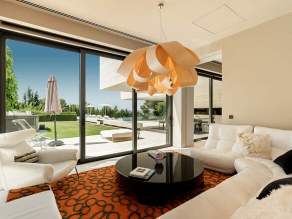 For Rent – Marbella – Modern villa – Tennis Court & Sea Views