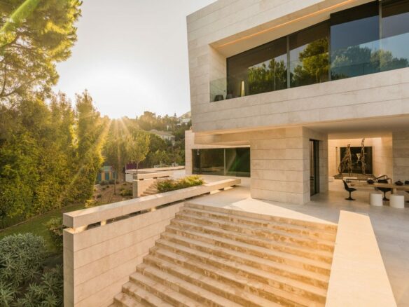 For Rent – Marbella – Modern villa – Tennis Court & Sea Views