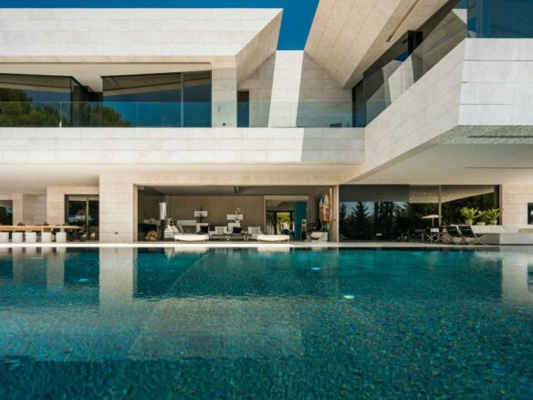 For Rent – Marbella – Modern villa – Tennis Court & Sea Views