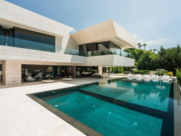 For Rent – Marbella – Modern villa – Tennis Court & Sea Views